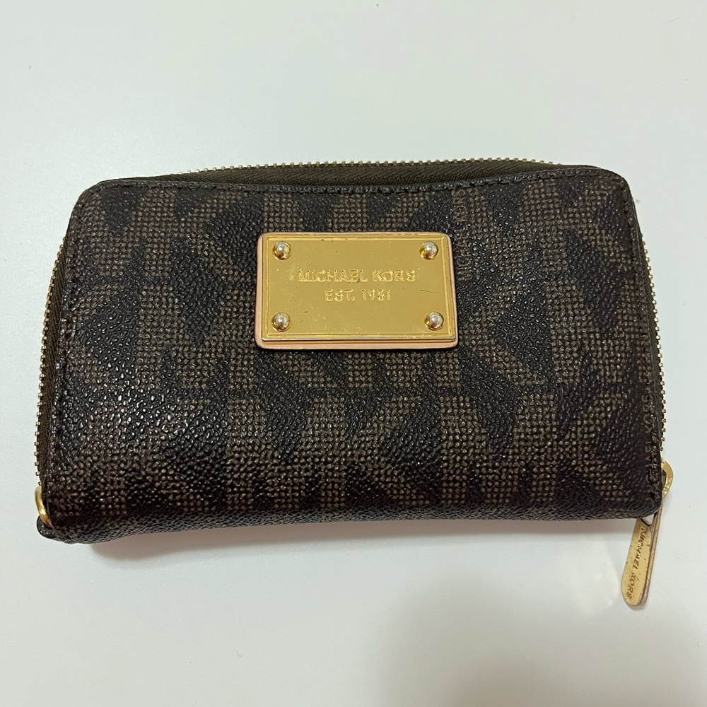 Michael Kors Zip Wallet
